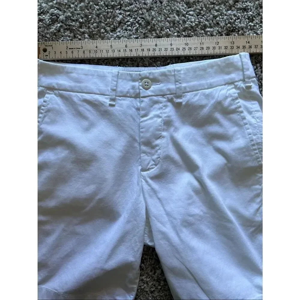 ECU Abercrombie & Fitch White Casual Cotton Blend Stretch Shorts in Size 28